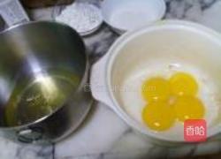 黄金海绵蛋糕的做法图解2