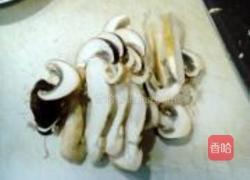 松茸培根炒意面的做法图解2
