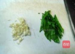 松茸培根炒意面的做法图解3