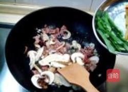 松茸培根炒意面的做法图解7