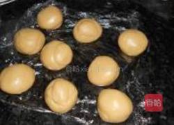 双黄莲蓉月的做法图解4