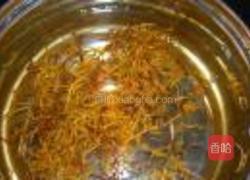 百合枸杞金银花茶的做法图解2