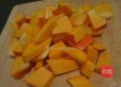 蜜枣南瓜米粥的做法图解1