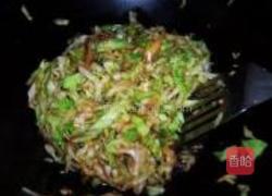 包菜炒饼丝的做法图解6