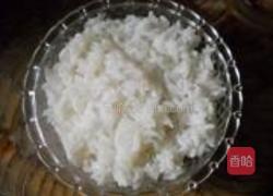 微波蒜香烤肉焗饭的做法图解1