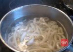 牛肉香菜炒乌冬的做法图解2