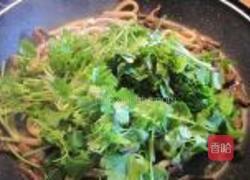 牛肉香菜炒乌冬的做法图解10