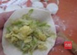 西葫芦鸡蛋虾皮蒸饺的做法图解11