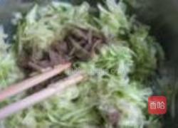 西葫芦鸡蛋虾皮蒸饺的做法图解6