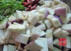 红椒炒茄丁的做法图解2