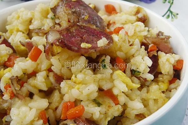 香肠胡萝卜蛋炒饭