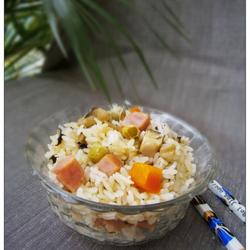 火腿菇菌煲饭的做法[图]