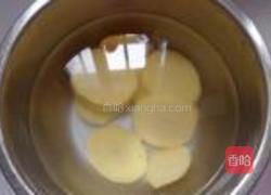 培根香肠煲仔饭的做法图解2