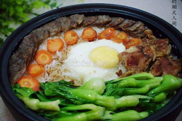 鸡腿腊肠煲仔饭