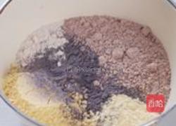 杂粮窝窝头的做法图解1