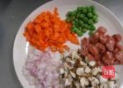 南瓜香肠焖饭的做法图解2