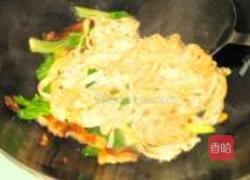 扣肉炒河粉的做法图解7