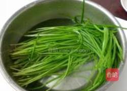 韭菜鸡蛋煎饼的做法图解2