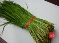 韭菜鸡蛋煎饼的做法图解1