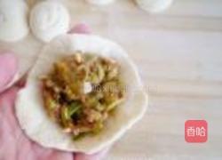猪肉西葫芦包子的做法图解8