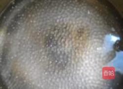 枸杞西米银耳羹的做法图解3