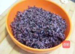 五彩紫米蛋炒饭的做法图解1