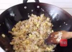 香肠炒饭的做法图解5