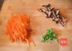 胡萝卜香菇柴鸡粥的做法图解4