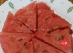 西瓜牛奶的做法图解1