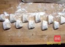 芹菜鲜肉中餐包的做法图解3