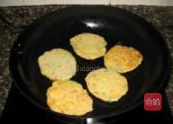 豌豆鸡蛋饼的做法图解8