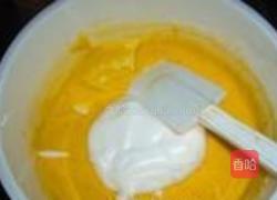 鲜奶小纸杯蛋糕的做法图解6