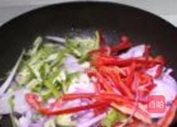 洋葱炒宽面的做法图解11