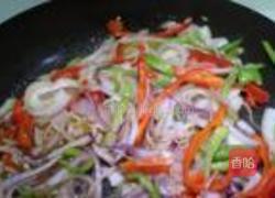 洋葱炒宽面的做法图解12