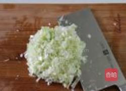 猪肉大葱包的做法图解3