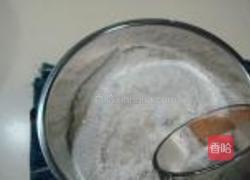 猪肉白菜包子的做法图解2