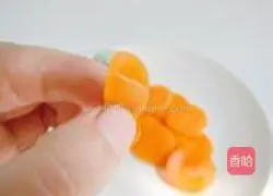 巧做胡萝卜花的做法图解6
