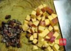 老干妈红薯焖饭的做法图解2