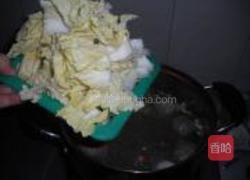 娃娃菜牛肉丸方便面的做法图解6