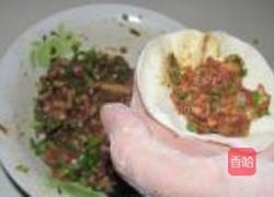 鲜肉小葱锅贴的做法图解7