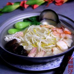 锅仔海鲜乌冬面的做法[图]