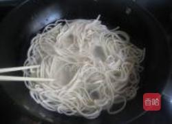 麻辣肉丝拌凉面的做法图解2