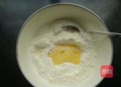 鸡蛋酥麻花的做法图解2