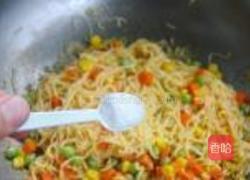 田园素什锦炒面的做法图解9