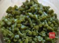 酸豆角肉末炒意粉的做法图解1