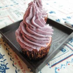红曲蛋糕配奶油紫薯泥的做法[图]