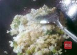 榨菜鱼丸炒饭的做法图解7