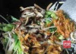 八鲜炒面的做法图解9