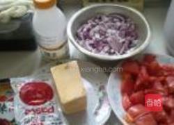 番茄面包烩菜的做法图解1