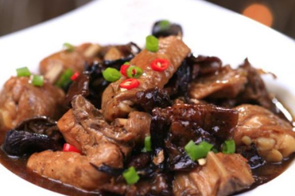小鸡炖蘑菇
